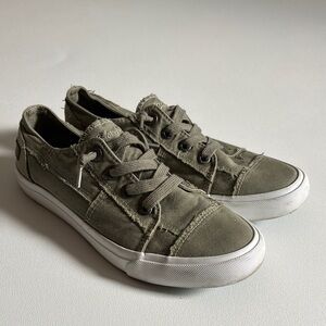 Blowfish Malibu army green casual slip on canvas sneakers
